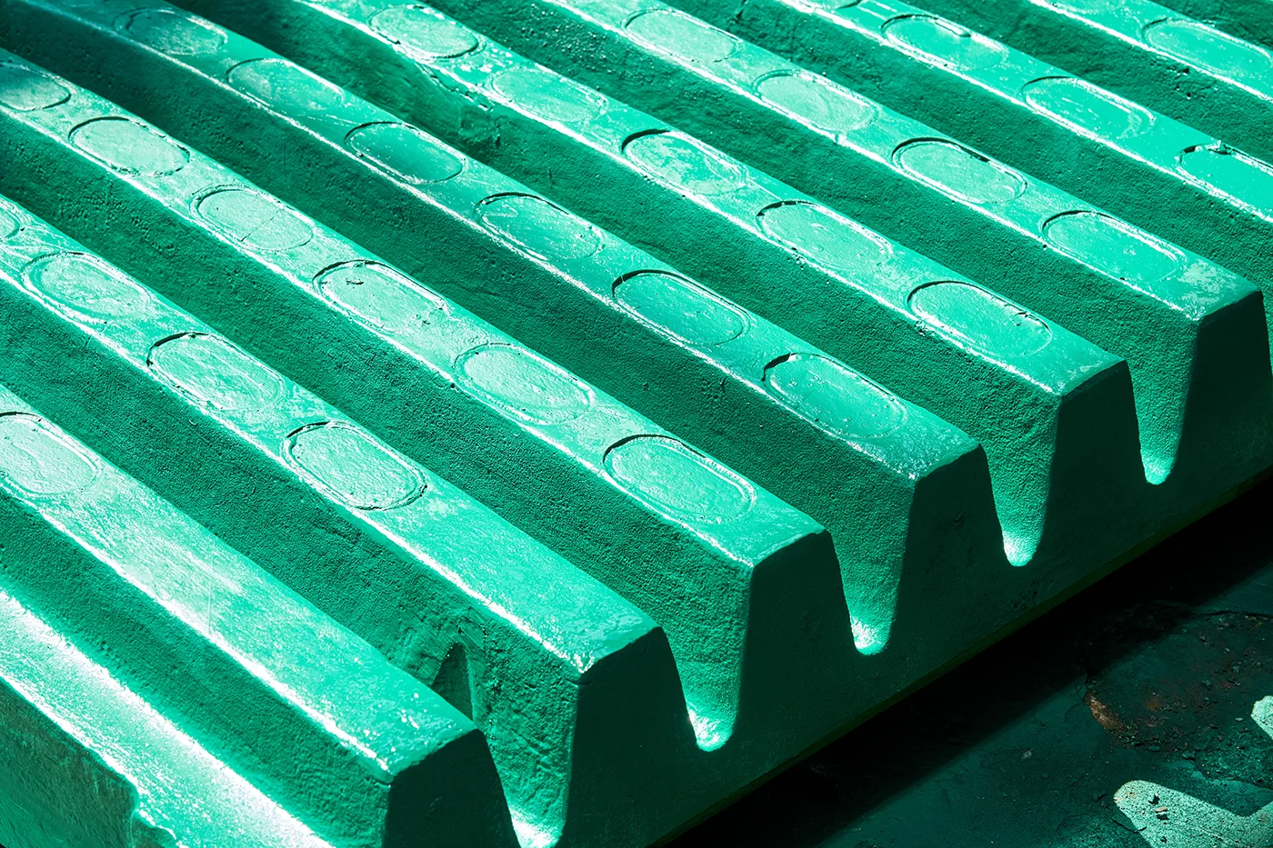 Jaw-Plate-with-Alloy-Inserts